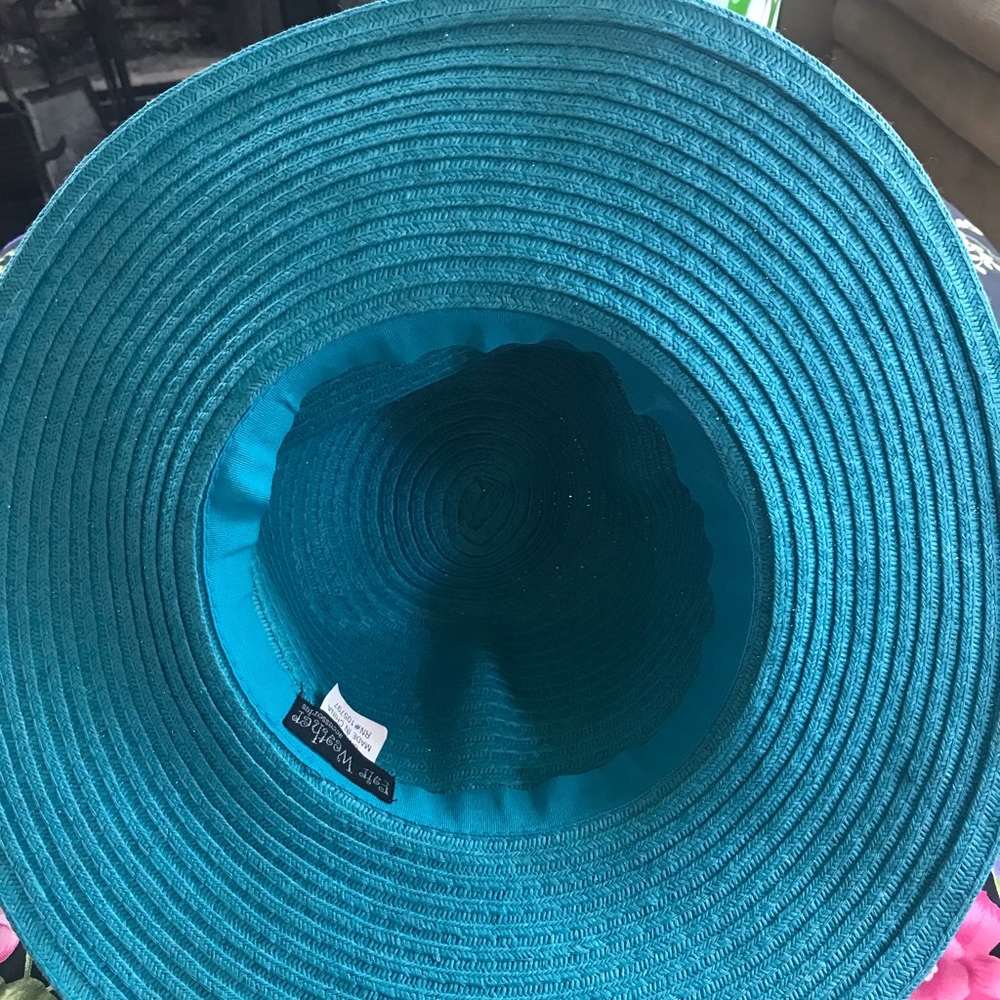 Beach hats - Picture 3 of 5